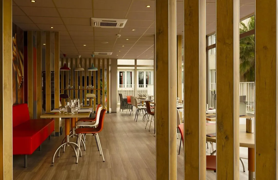 ibis Arles-1