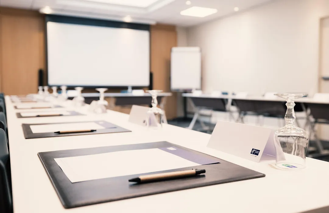 Holiday Inn Express Lille Centre By Ihg-1