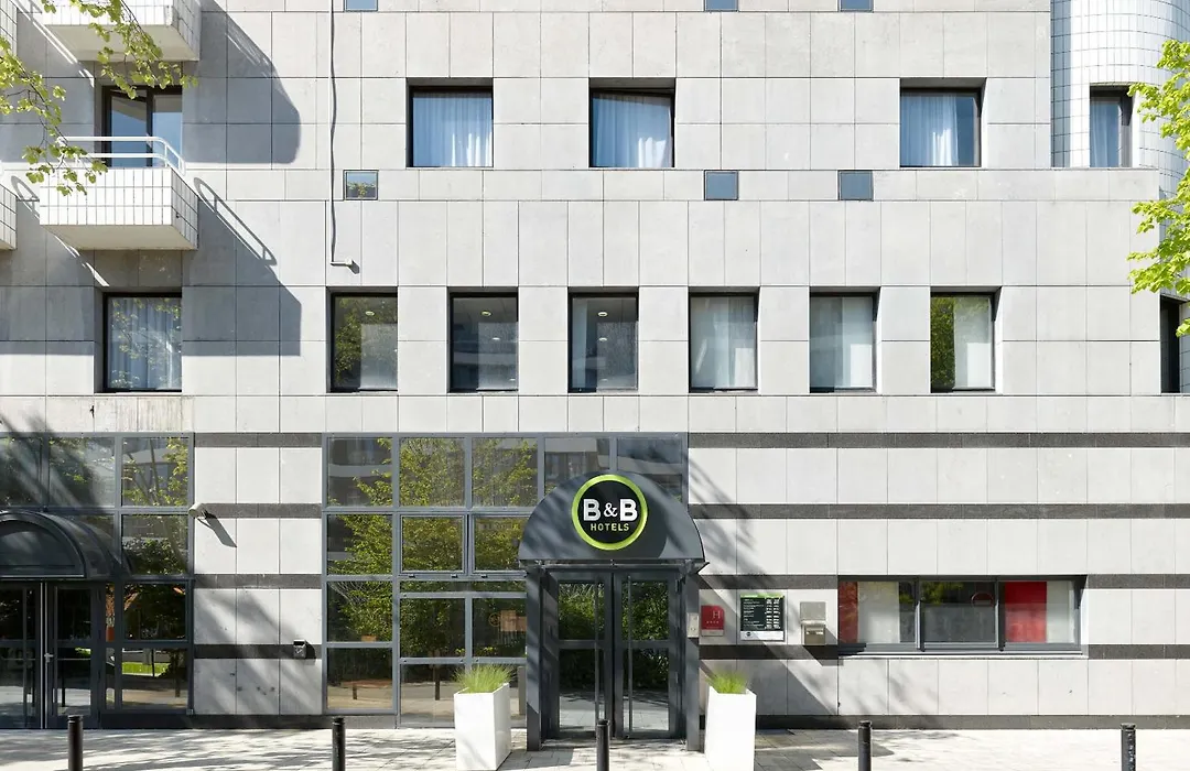 B&B Hotel Saint-Quentin-En-Yvelines Centre Gare 4 Etoiles-1