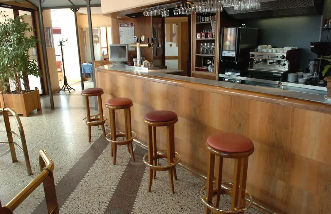 Hotel Moderne-1