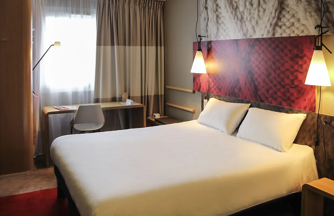 Ibis Honfleur-1