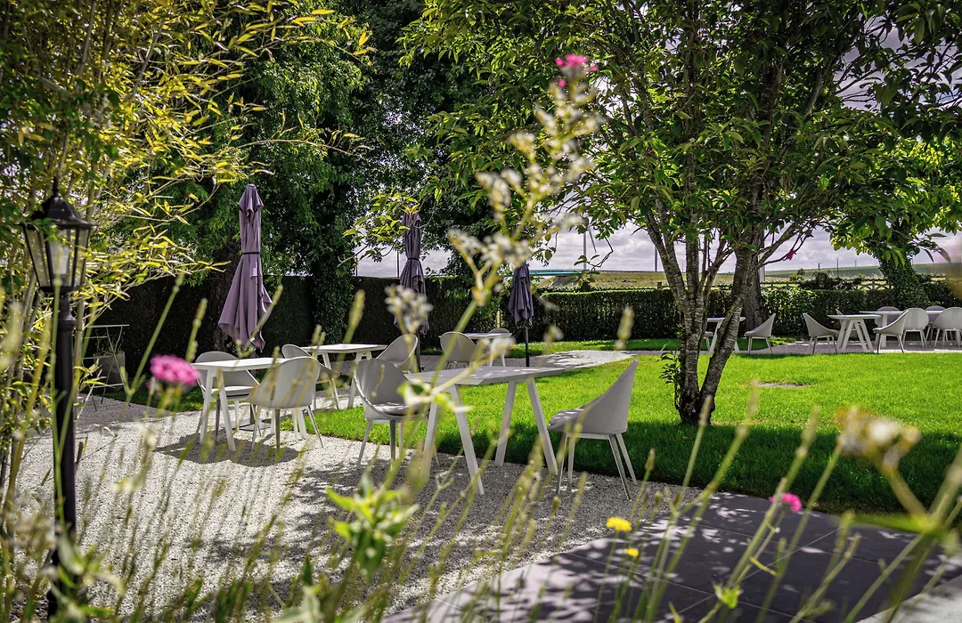 Logis hôtel Restaurant Le Faisan Dore-1