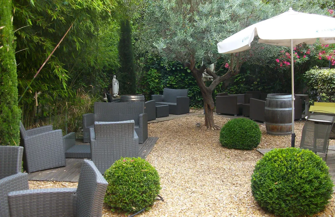 Hotel du Pont Vieux, au pied de la Cité-1