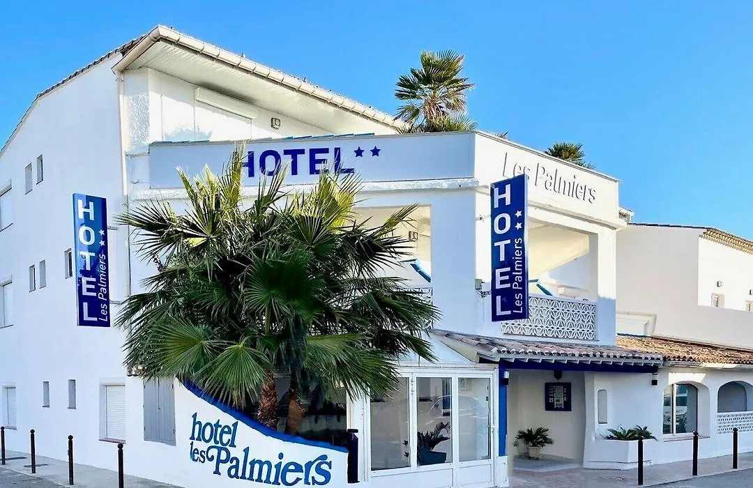 Hotel Les Palmiers En Camargue-1