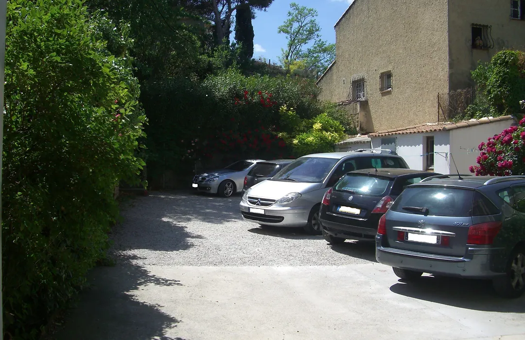 Logis Hotel du Midi-1