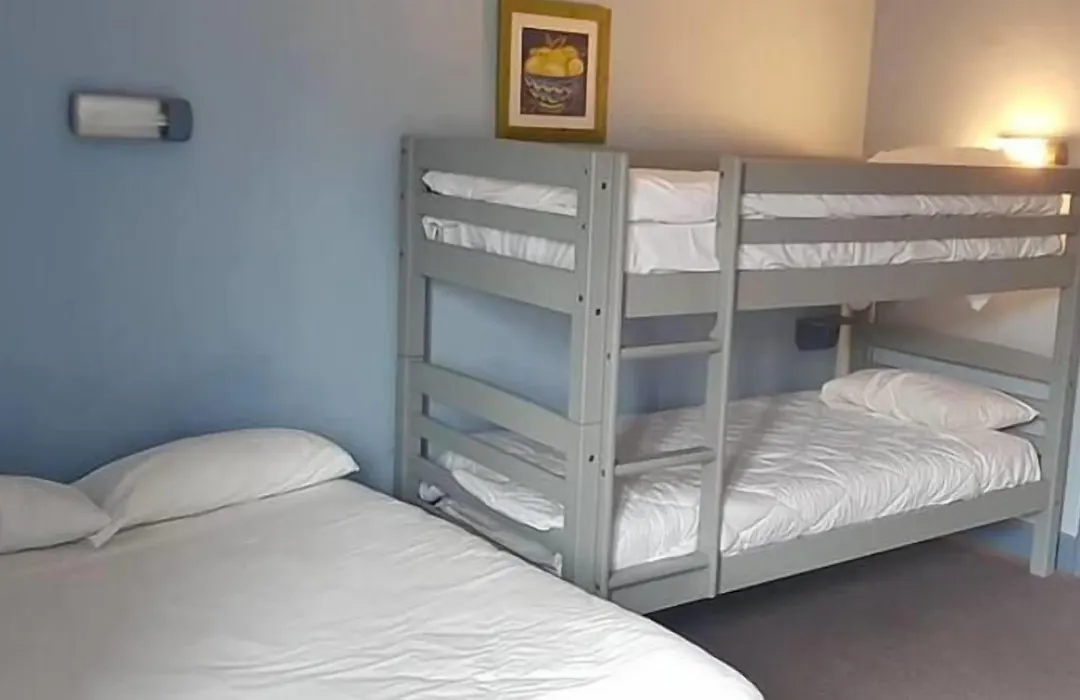 Hotel A La Croix De Malte-1