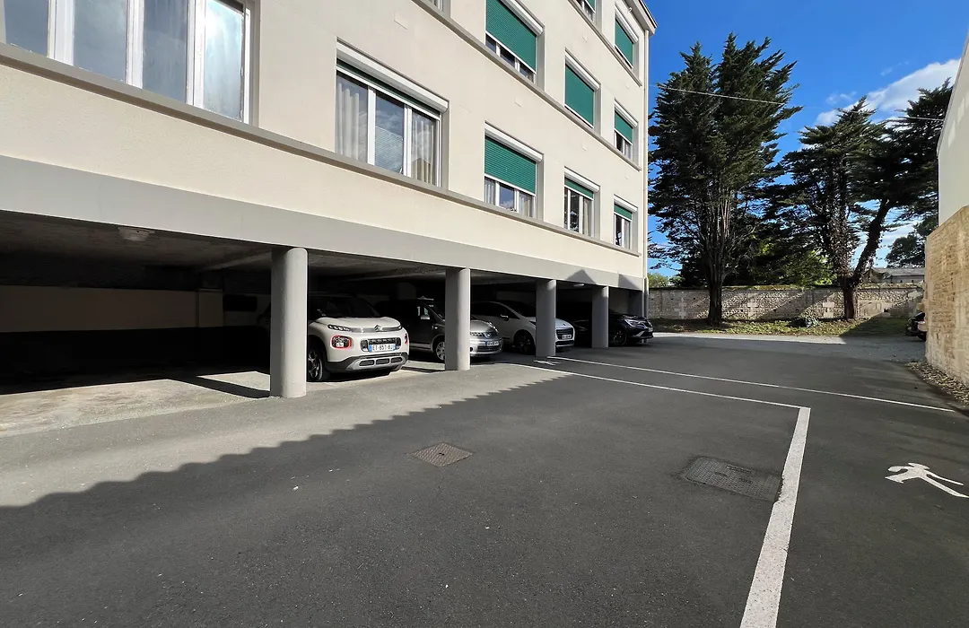 Brit Hotel du Parc Niort-1