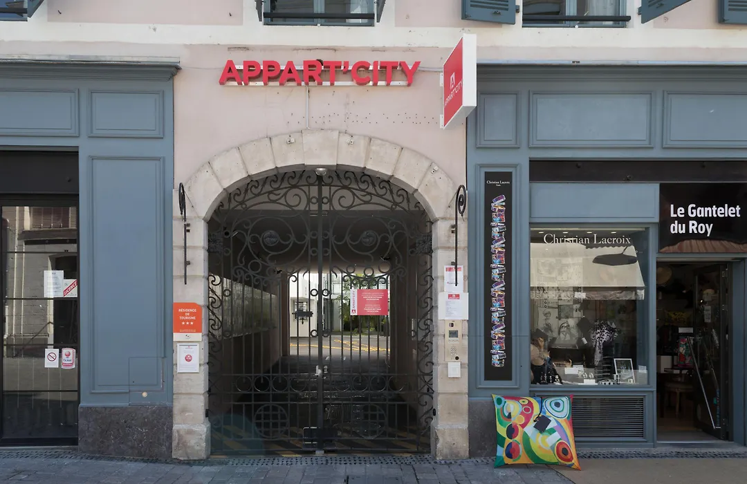 Appart'City Confort Pau Centre-1