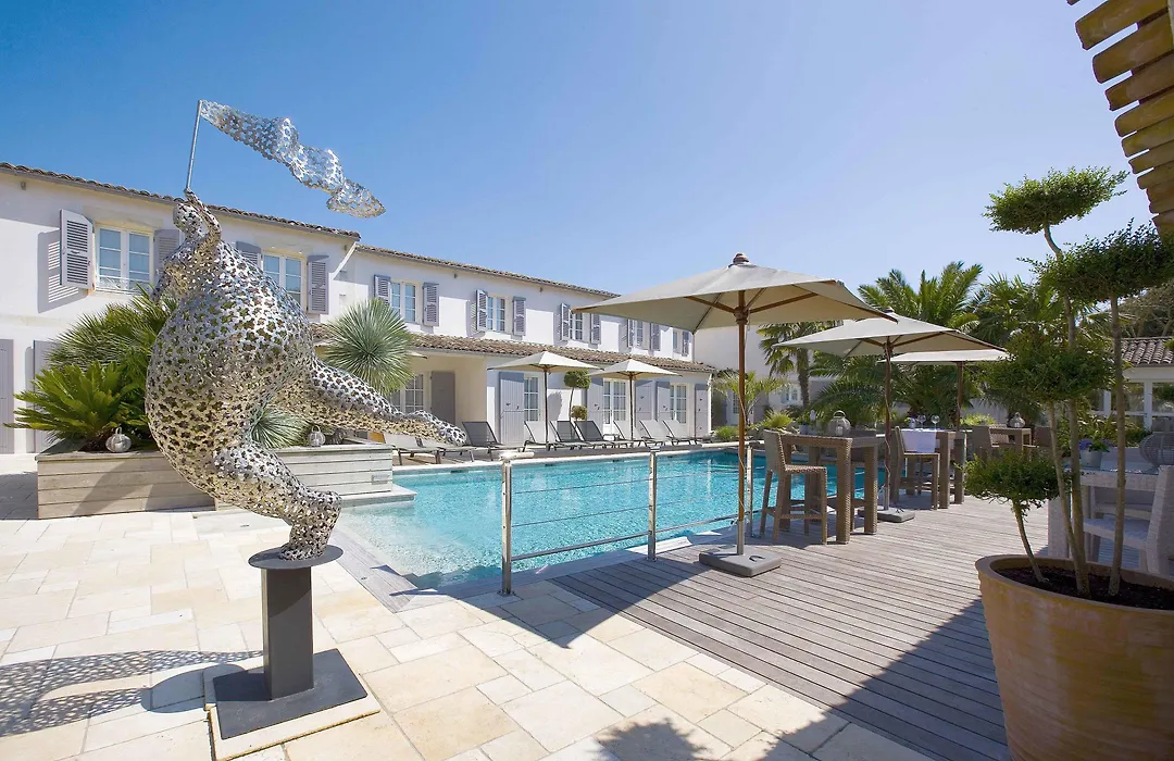 Le Clos Saint-Martin Hôtel&Spa-1
