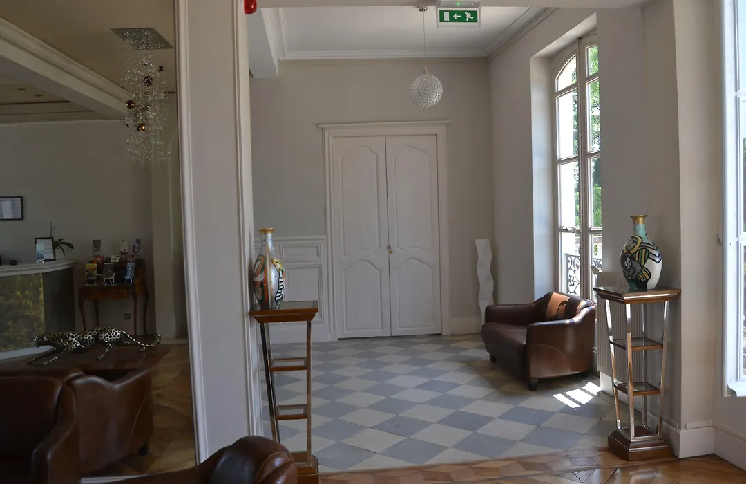 Logis Hotels - Château Saint Marcel-1