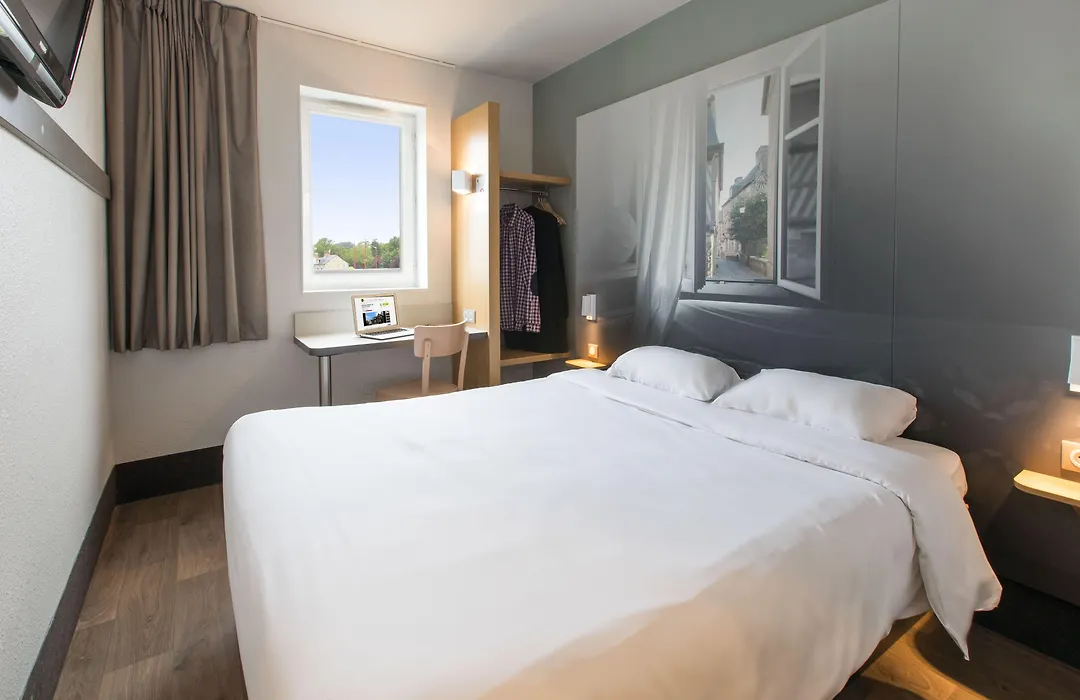 B&B HOTEL Villeneuve Loubet Plage-1