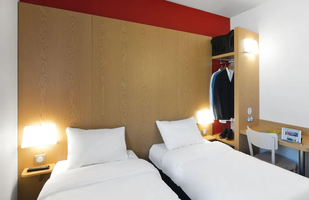 B&B HOTEL Niort Marais Poitevin-1
