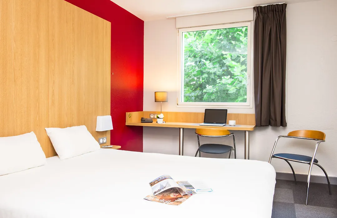 B&B HOTEL La Rochelle Centre 3 étoiles-1