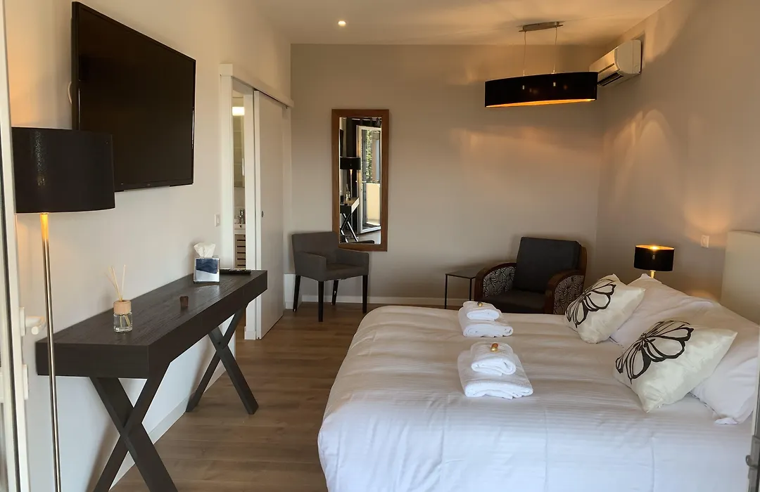 Swim Lodge Hotel Piscine Privee Ou Jacuzzi Prive-1