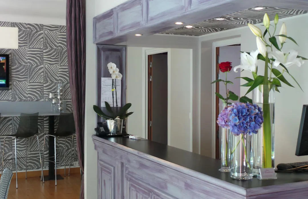 Hotel Le Cambronne-1