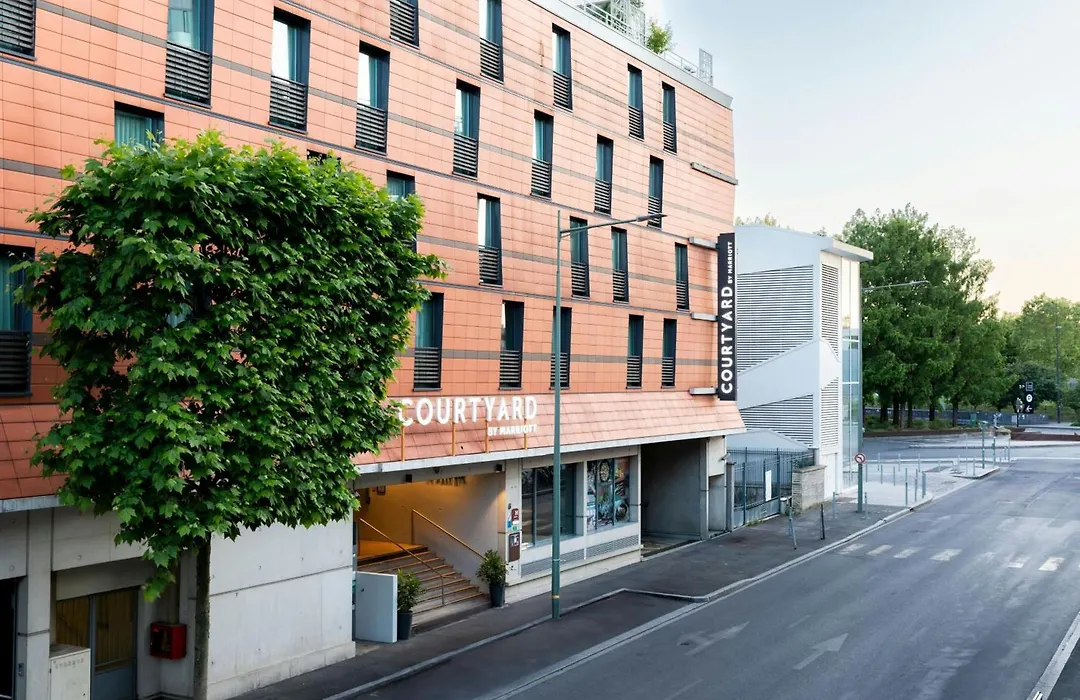 Courtyard By Marriott Paris Arcueil-1