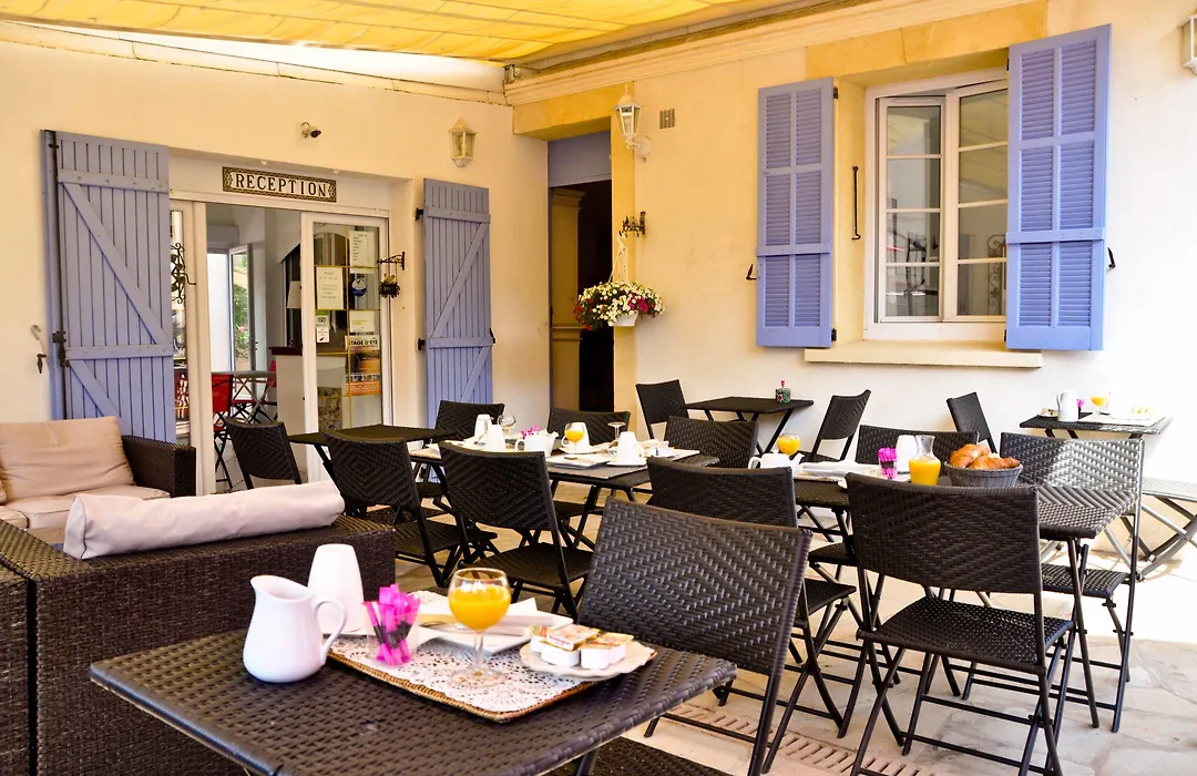 Escale Au Soleil Hôtel et Appart-1