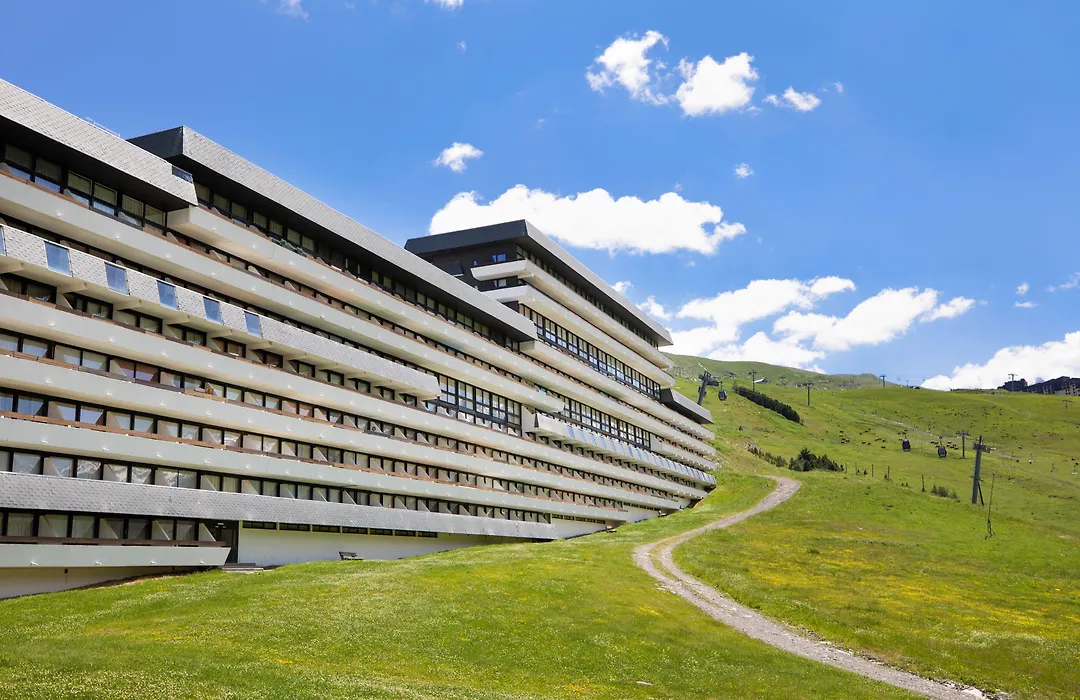 SOWELL RESIDENCES Pierre Blanche-1