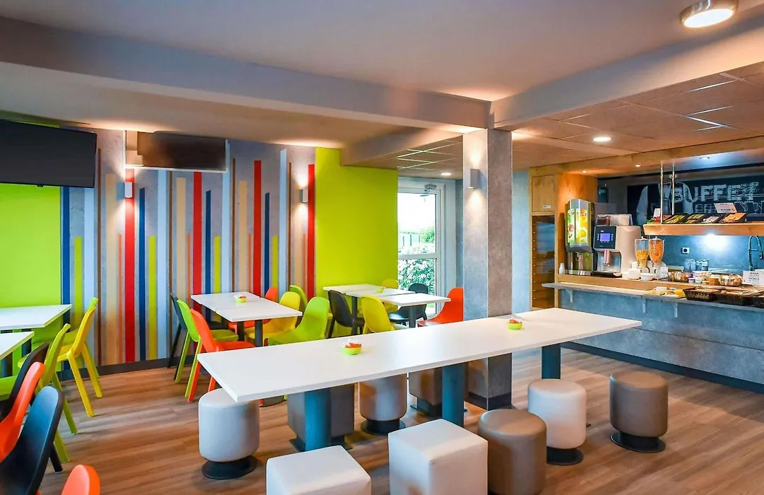 ibis budget Coutances-1