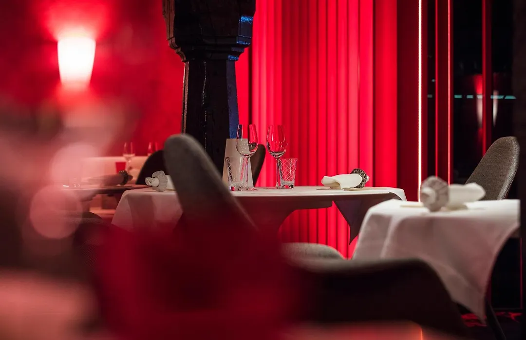 Le B. Suites, Chambres&Restaurant-1