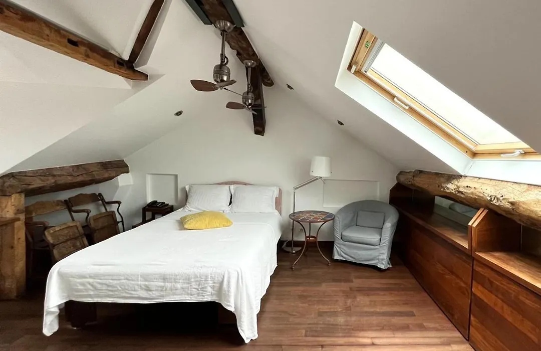 Boutique Hotel De La Place Des Vosges-1
