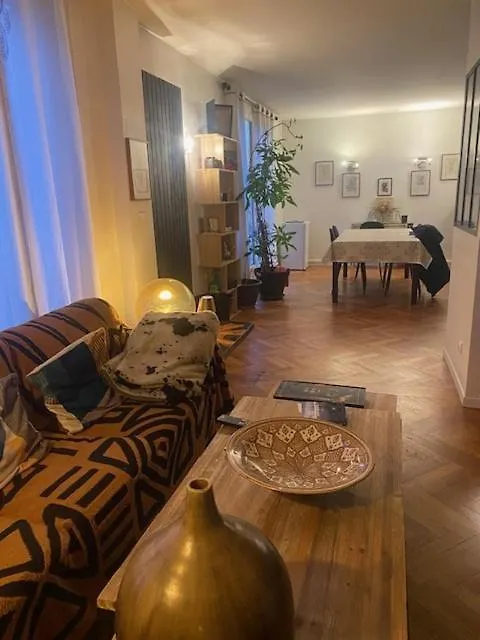 Neuilly-sur-Seine calme et lumineux. B&B. 3 chambres-1