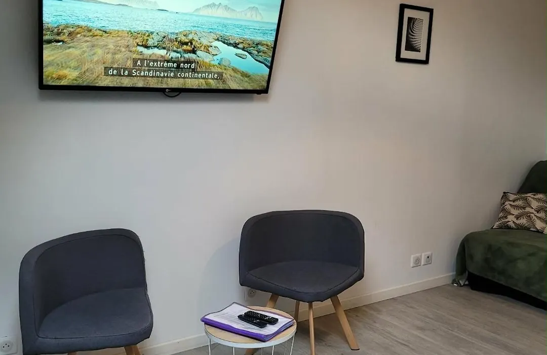 La Plage A 2 Pas: Beachside Apartments with Netflix and Services-1