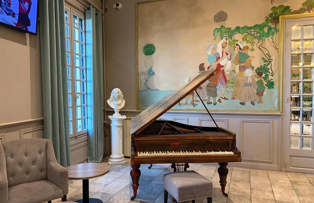 Le Grand Hôtel Molière-1