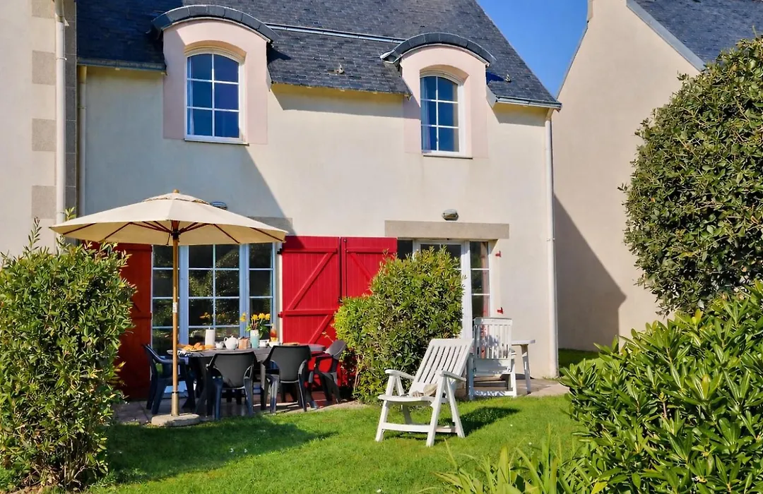 LocaLise - Maison E4 au Guilvinec - A 20m de la mer avec jardin et piscine - Tout à pied, plages, port, centre, commerces, marché - Wifi inclus - Linge de lit inclus - Animaux bienvenus-1