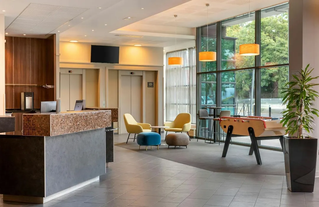 Courtyard By Marriott Paris Saint Denis-1