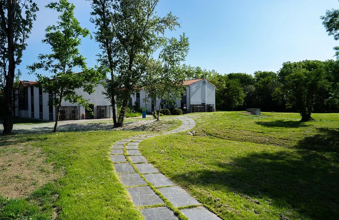 Sure Hotel By Best Western Les Portes De Montauban-1