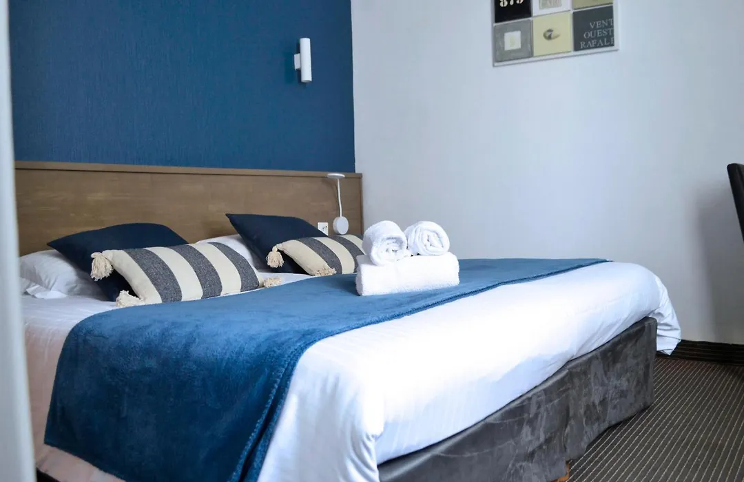 Brit Hotel Le Surcouf-1