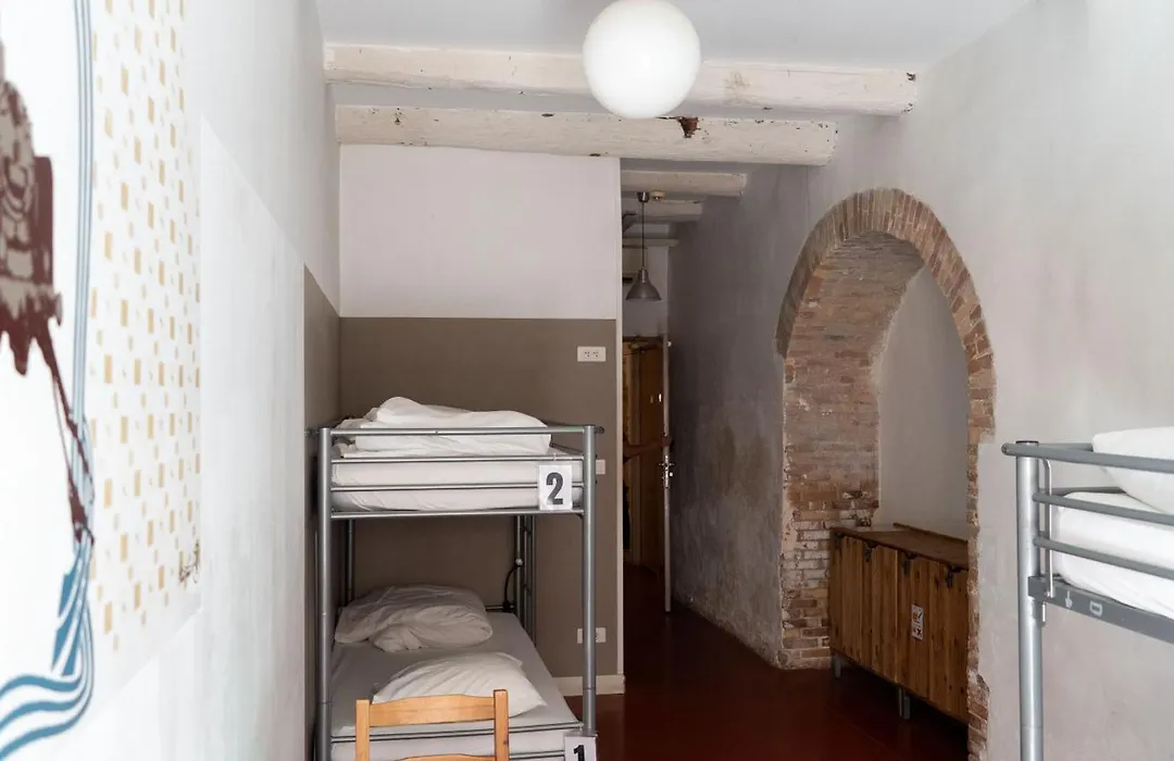 Vertigo Hostel-1