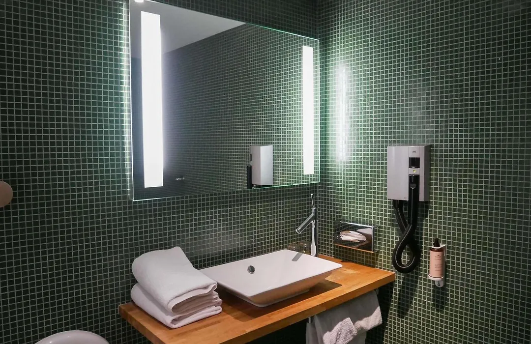 Mercure Poitiers Centre-1