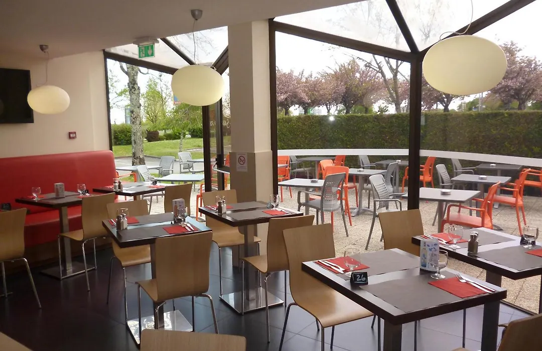 ibis Saintes-1