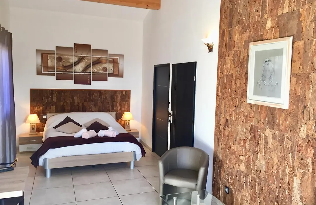 L'Escale Cote Bleue B&B And Spa-1