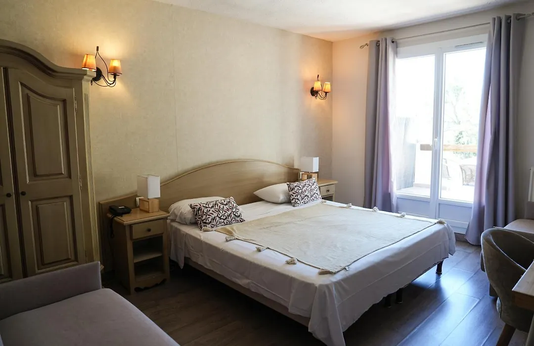 Domaine De L'Oustalia-1