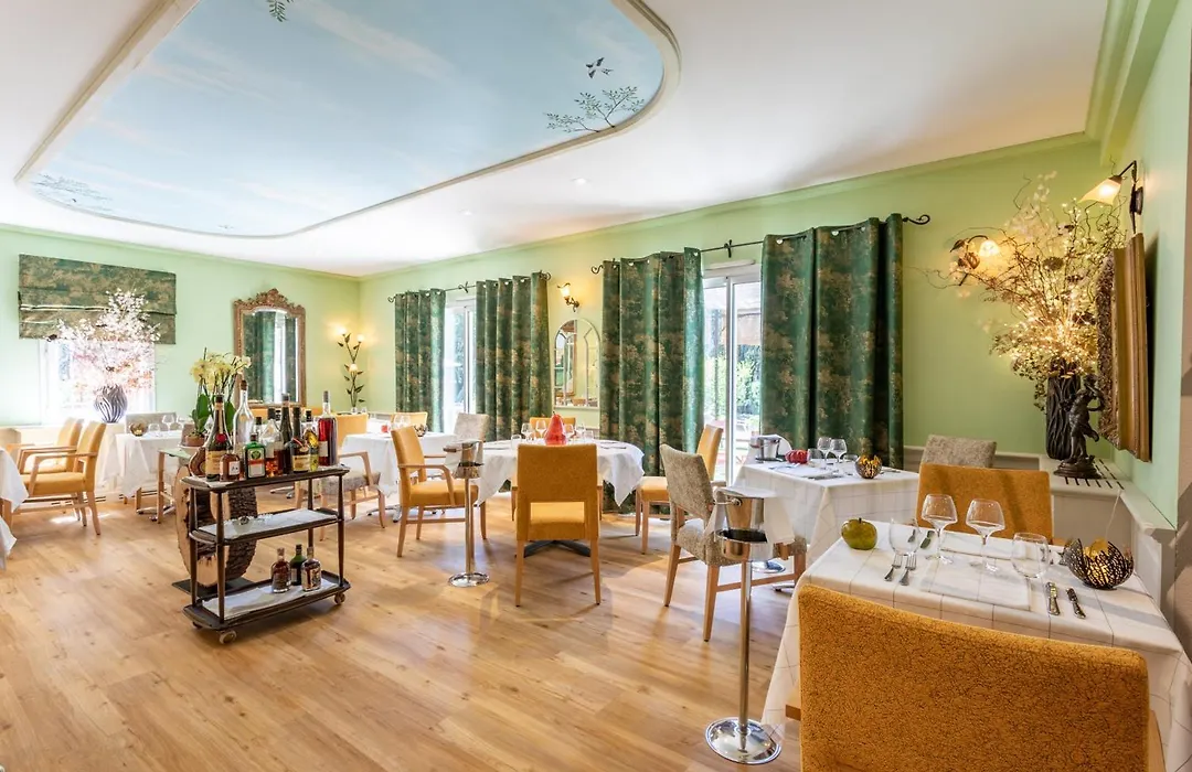Logis Hôtel La Bastide De Grignan&Restaurant La Chênaie-1