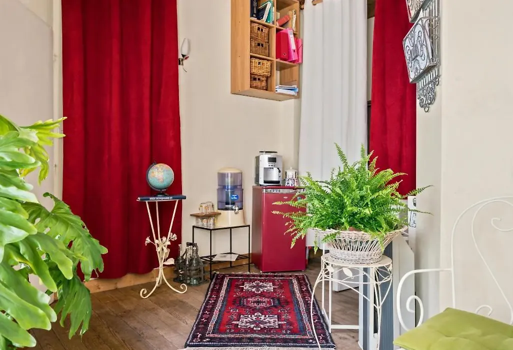 B&B Le Miroir aux Fées Bordeaux-1