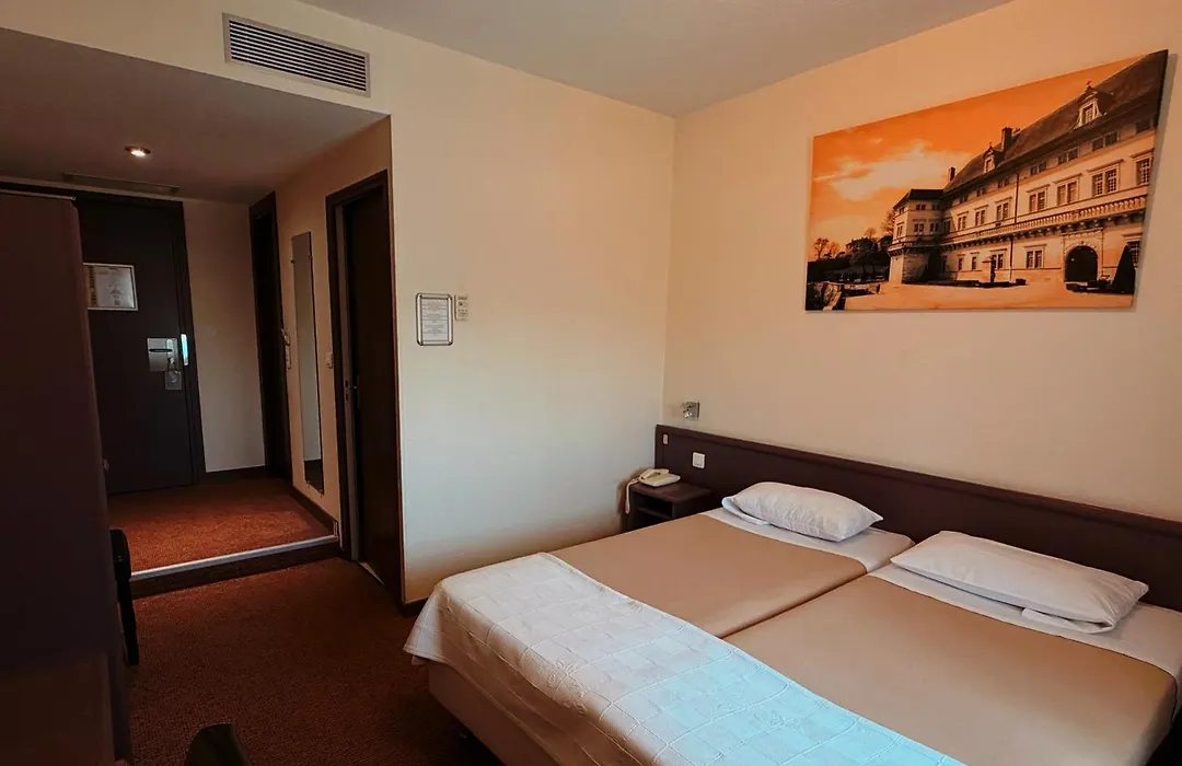 Cit'Hotel De La Cloche-1