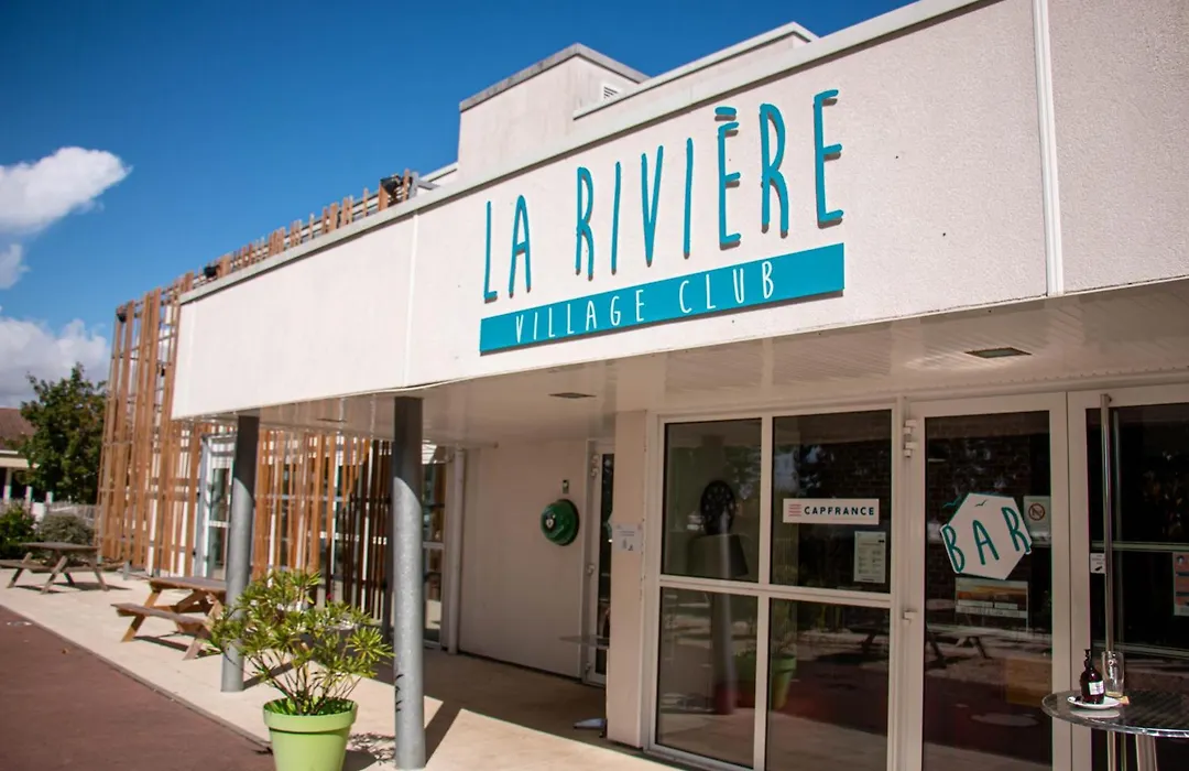 Village Club La Rivière CapFrance-1