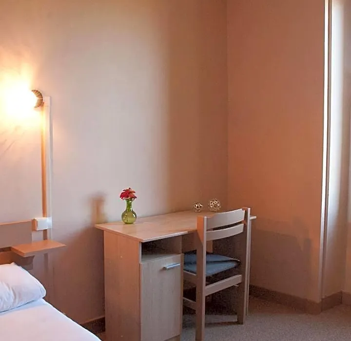 Hôtel des Pyrénées-1