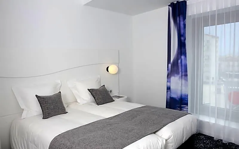 Comfort Hotel Centre Del Mon-1