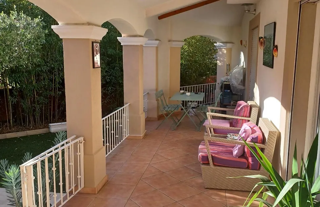 Villa sécurisée pres des lecques-1