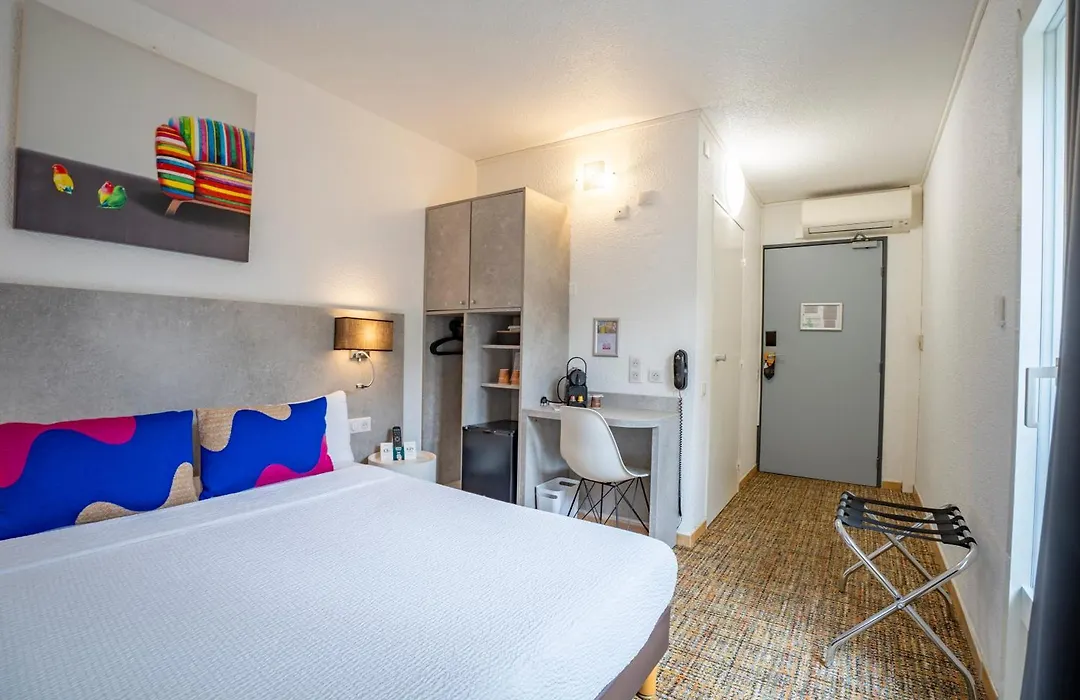 Hôtel Clos Fleuri-1