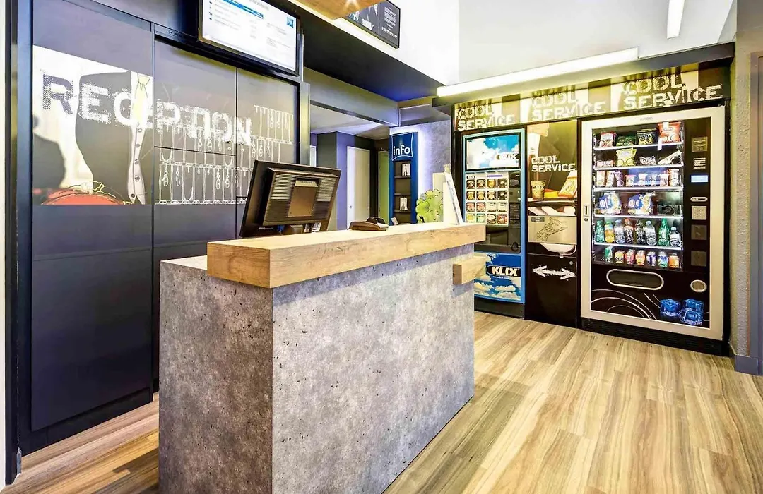 ibis Budget Caen Memorial-1