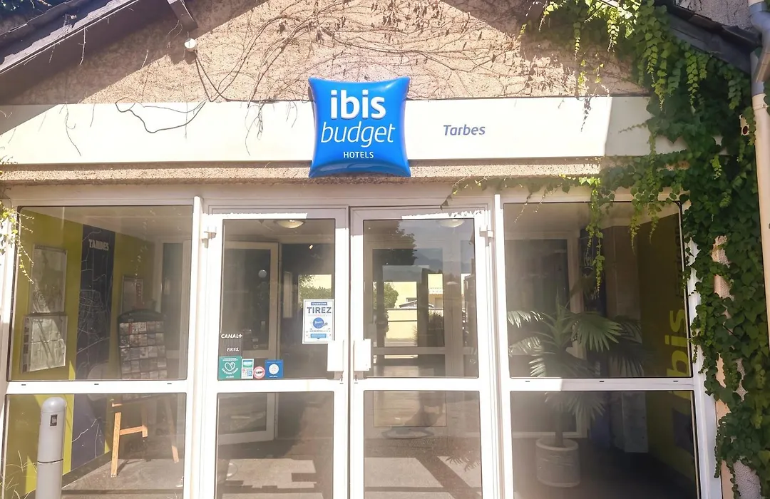 Ibis Budget Tarbes-1