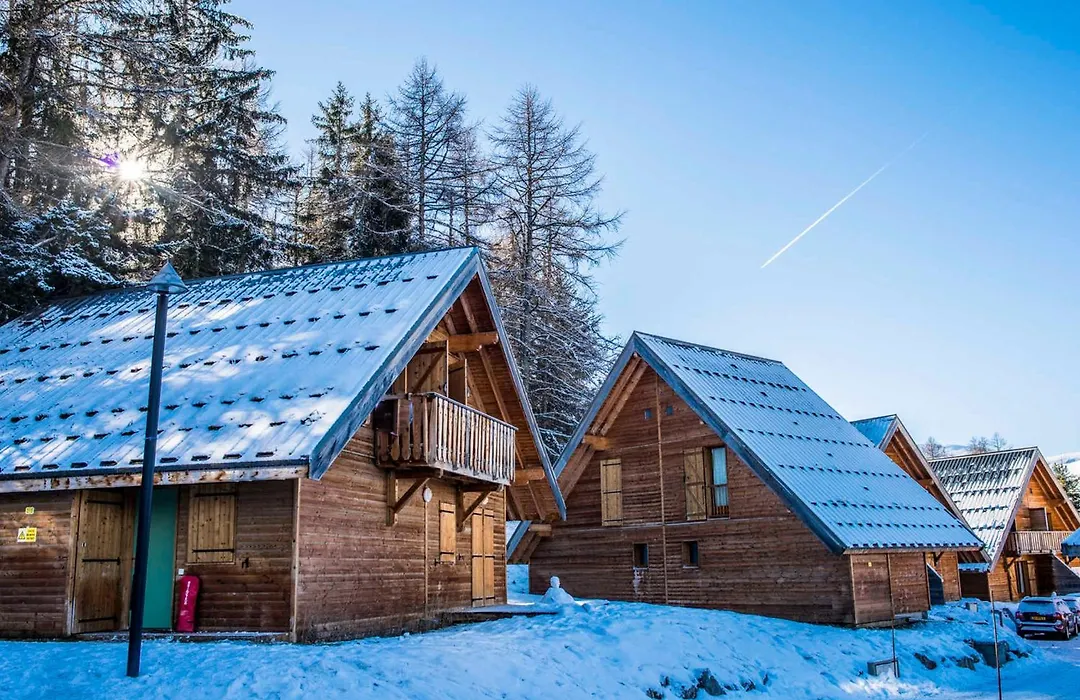 Chalet mitoyen rénové 3 pièces, 7 pers, terrasse, parking, animaux admis - FR-1-504-69-1