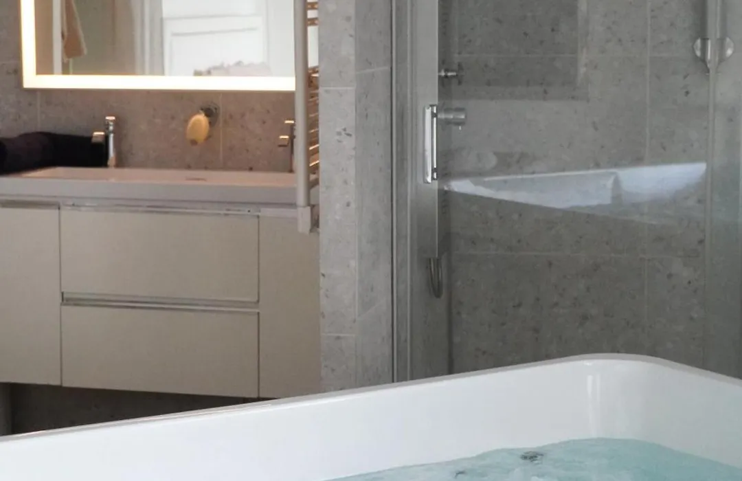 Les Suites Love 1 Spa Vue Mer Piscine-1