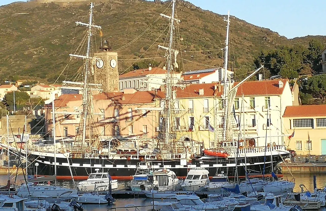 Hotel Sur Le Quai-1